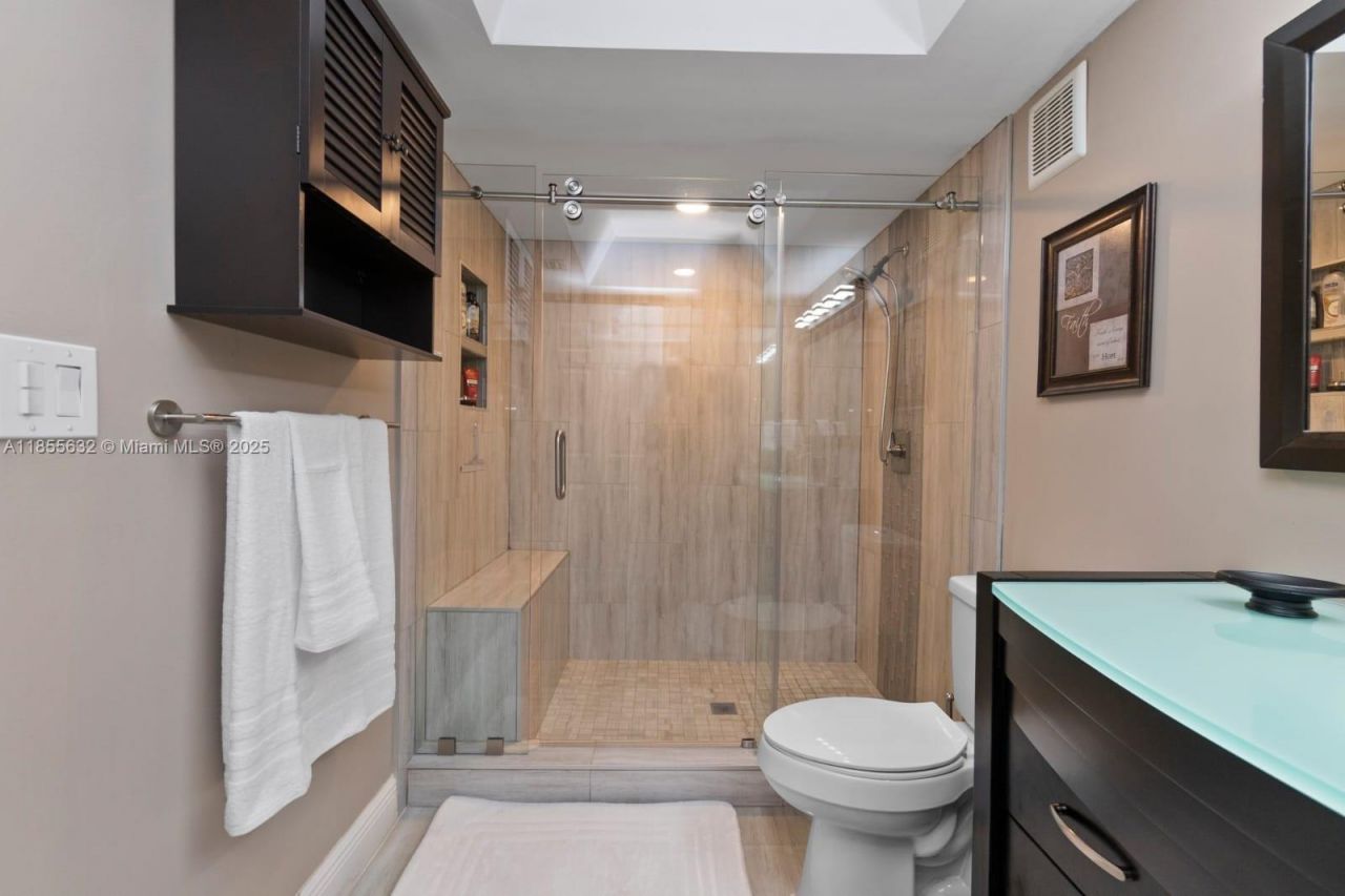 16251 Golf Club Rd, Unit 110, Weston, FL 33326 Photo