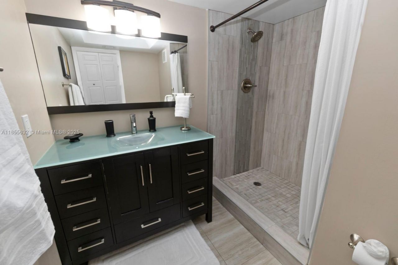 16251 Golf Club Rd, Unit 110, Weston, FL 33326 Photo