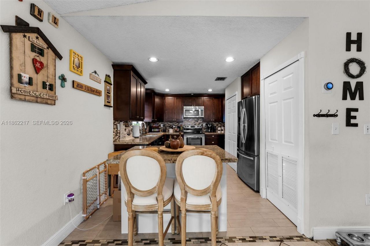 2671 SW 99th Ct, Miami, FL 33165 Photo