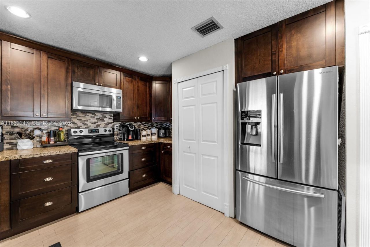 2671 SW 99th Ct, Miami, FL 33165 Photo