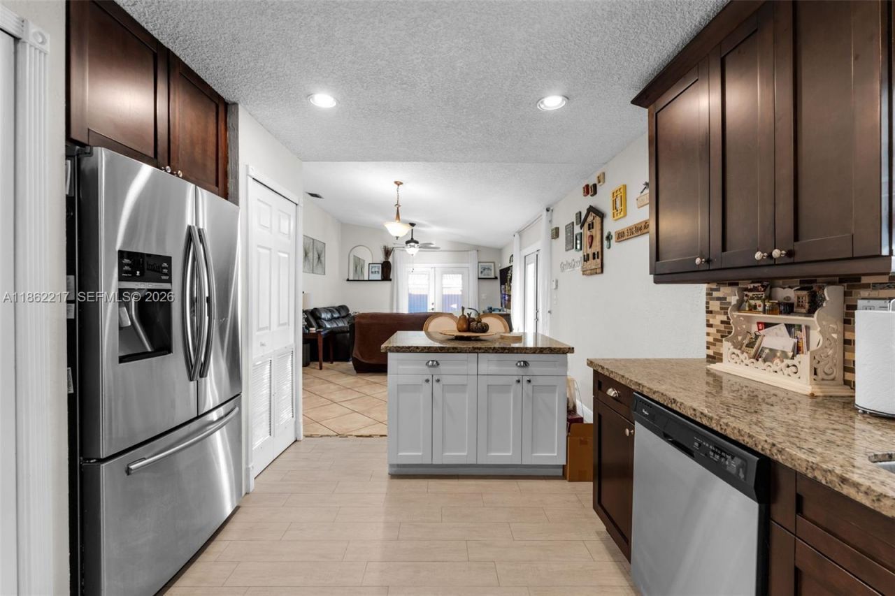 2671 SW 99th Ct, Miami, FL 33165 Photo