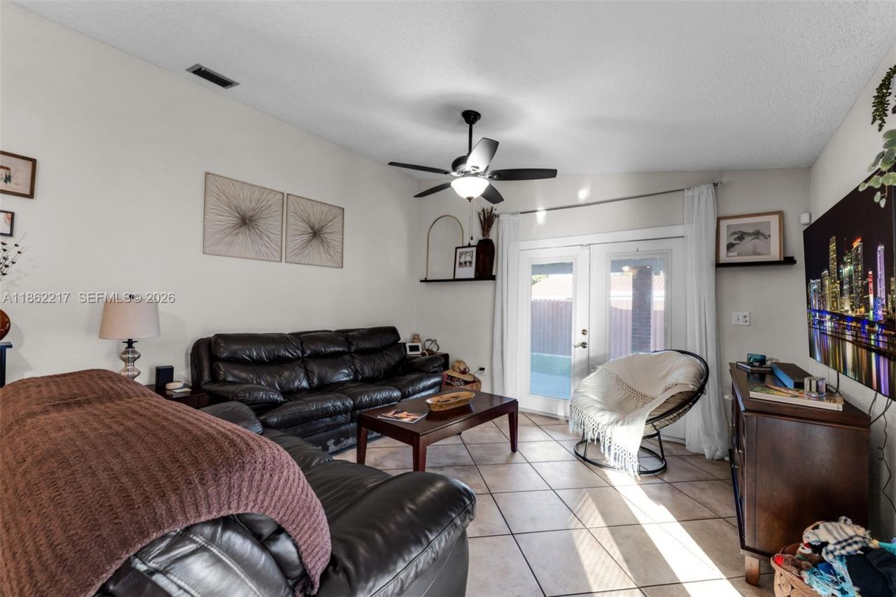 2671 SW 99th Ct, Miami, FL 33165 Photo