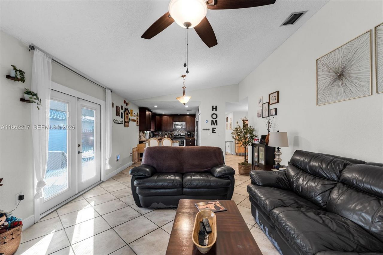 2671 SW 99th Ct, Miami, FL 33165 Photo