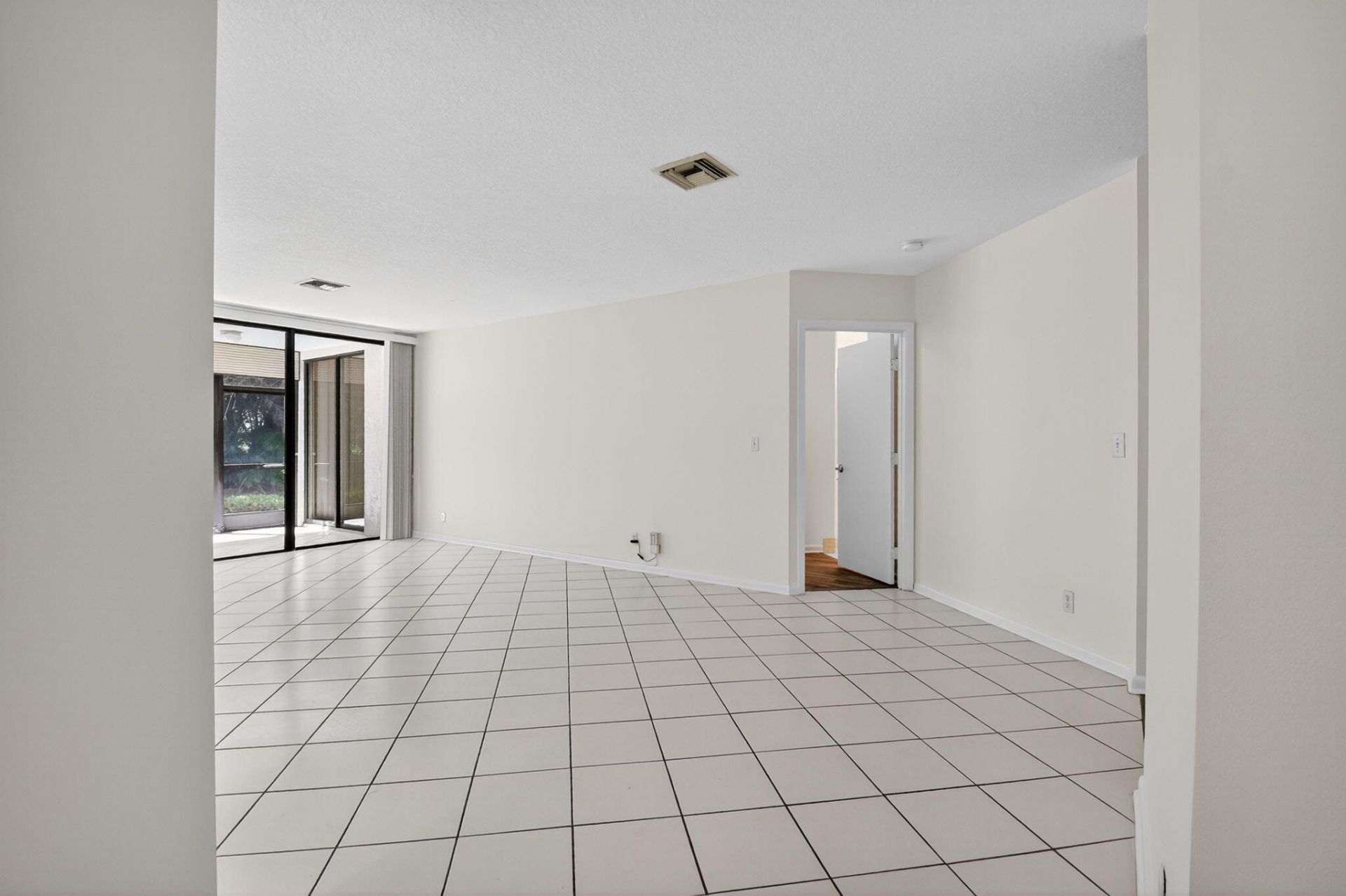 5382 Venetia Court, Unit D, Boynton Beach, FL 33437 Photo