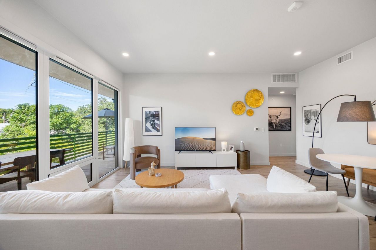 4004 Banister Ln, Unit 215, Austin, TX 78704 Main Photo