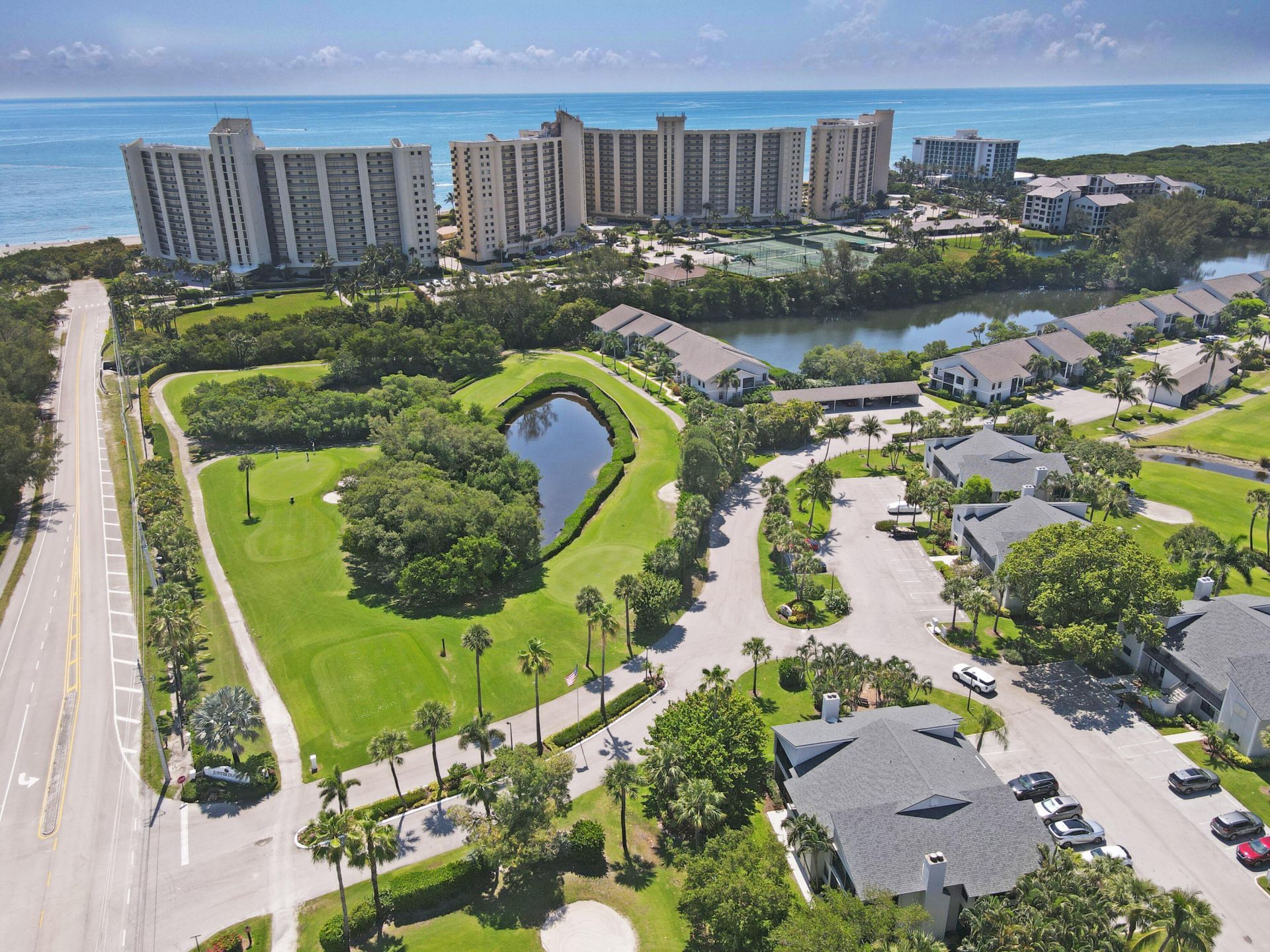 102 Clubhouse Circle, Jupiter, FL 33477 Photo