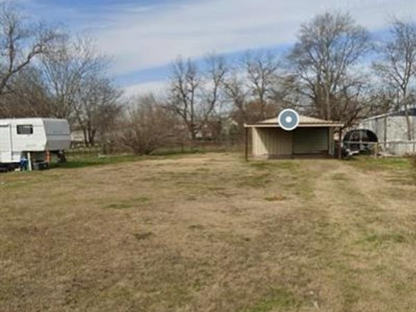 509 Navarro Avenue, Mart, TX 76664