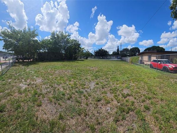 6300 SW 41st Court, Davie, FL 33314