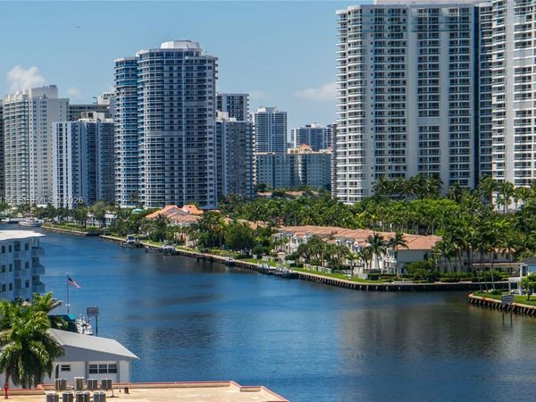 2017 S Ocean Dr, Unit 1008, Hallandale Beach, FL 33009