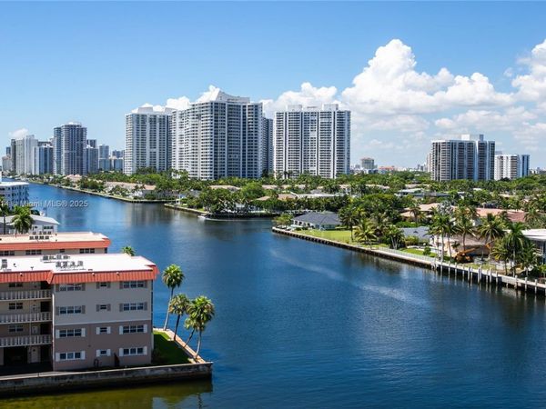 2017 S Ocean Dr, Unit 1008, Hallandale Beach, FL 33009