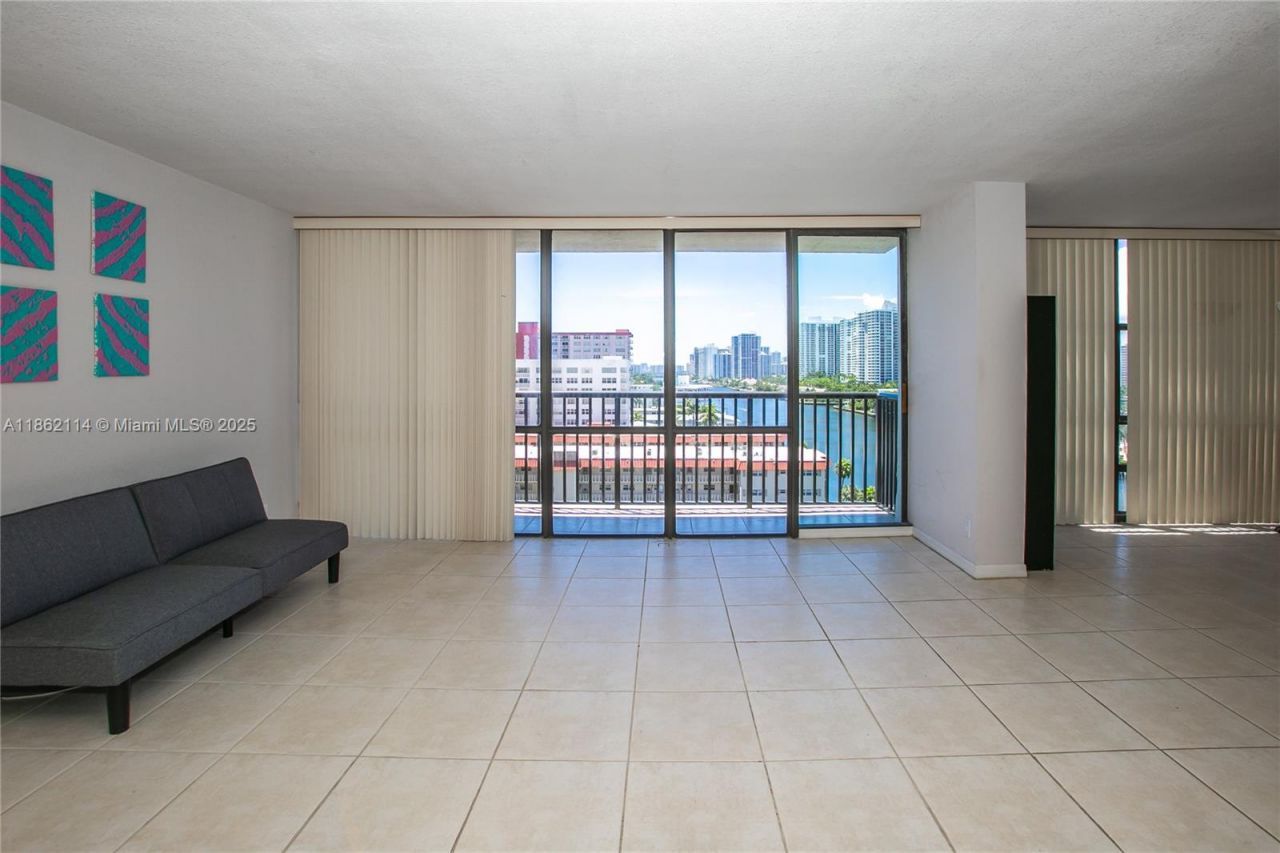 2017 S Ocean Dr, Unit 1008, Hallandale Beach, FL 33009 Photo
