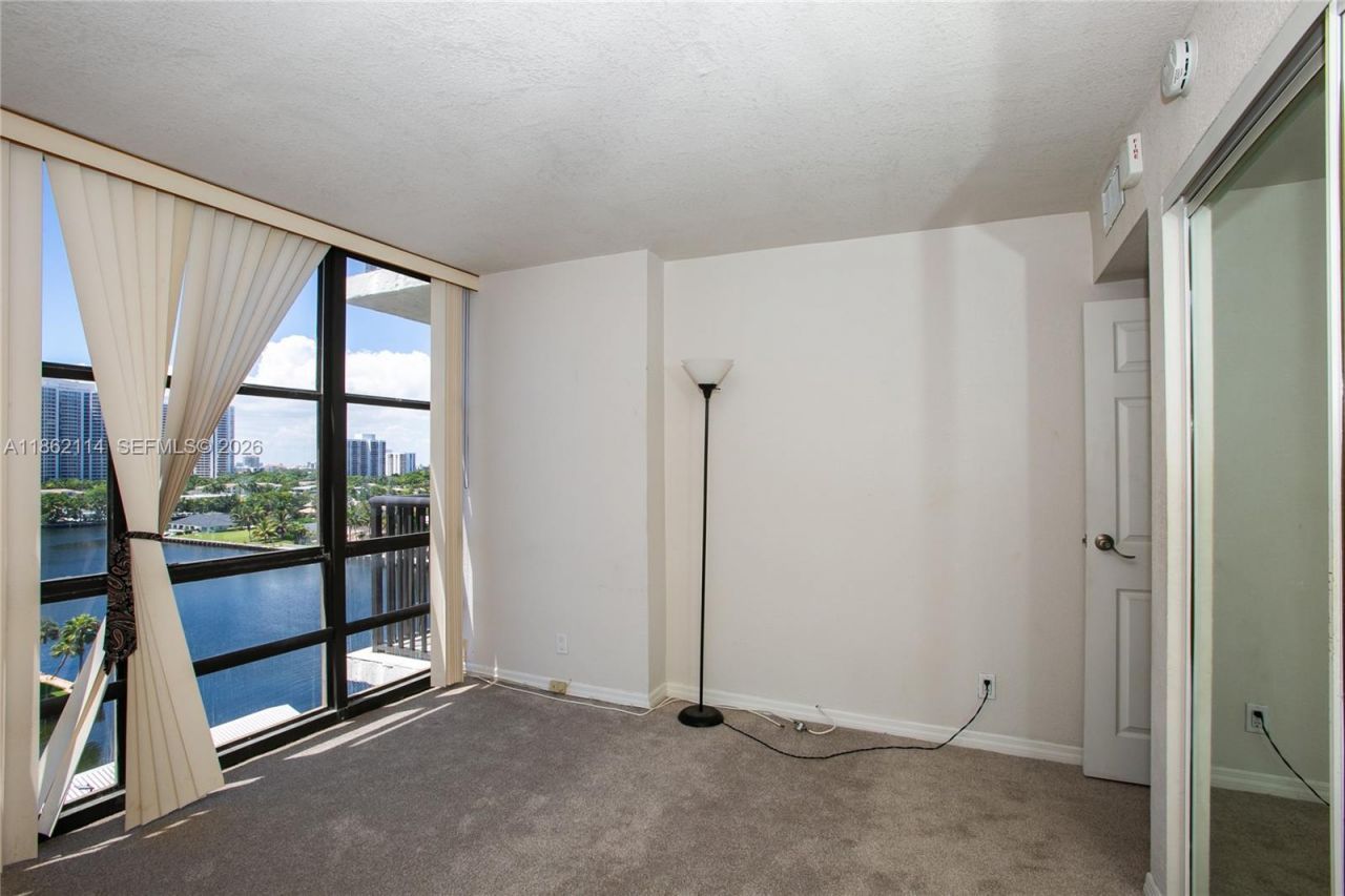 2017 S Ocean Dr, Unit 1008, Hallandale Beach, FL 33009 Photo