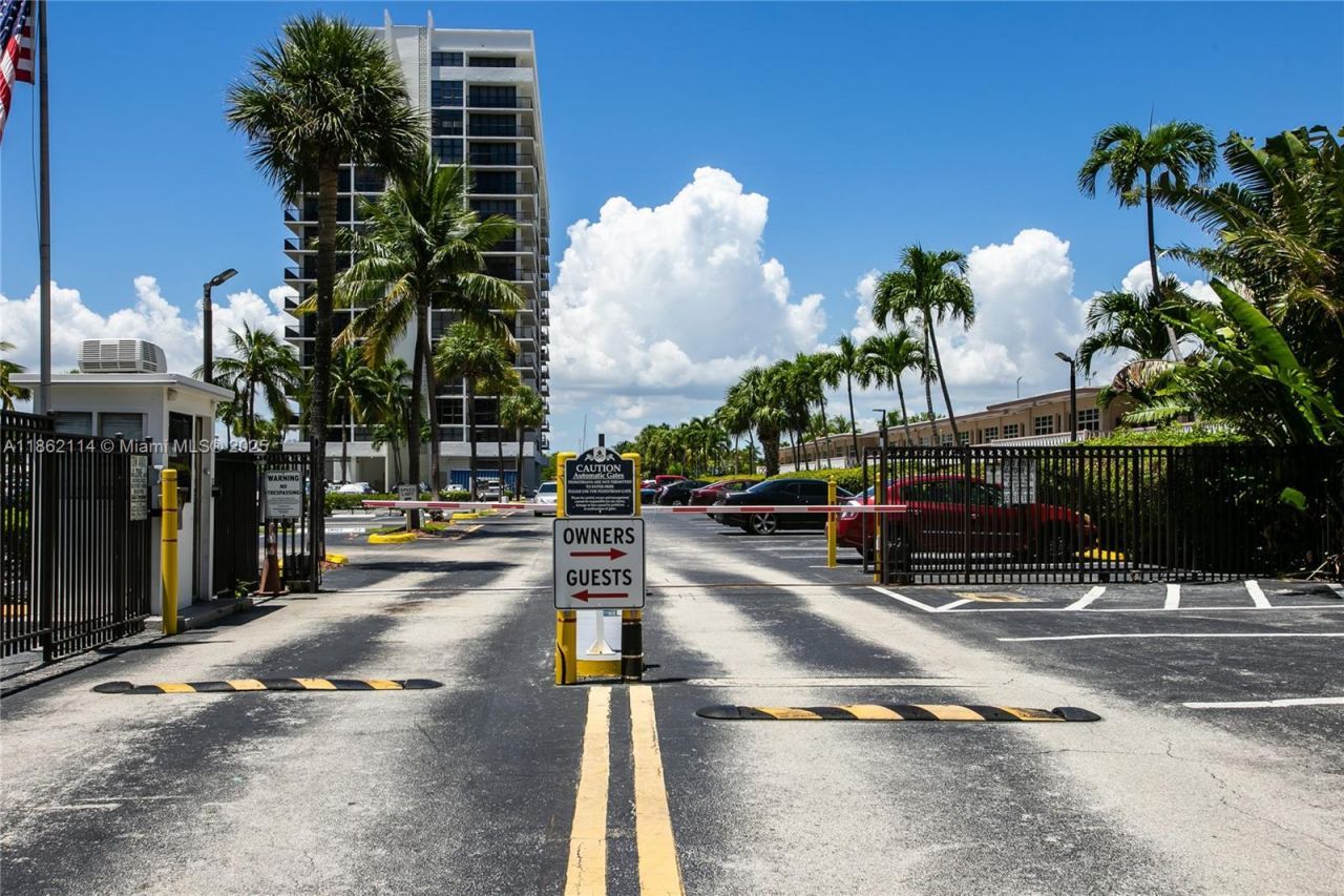 2017 S Ocean Dr, Unit 1008, Hallandale Beach, FL 33009 Photo