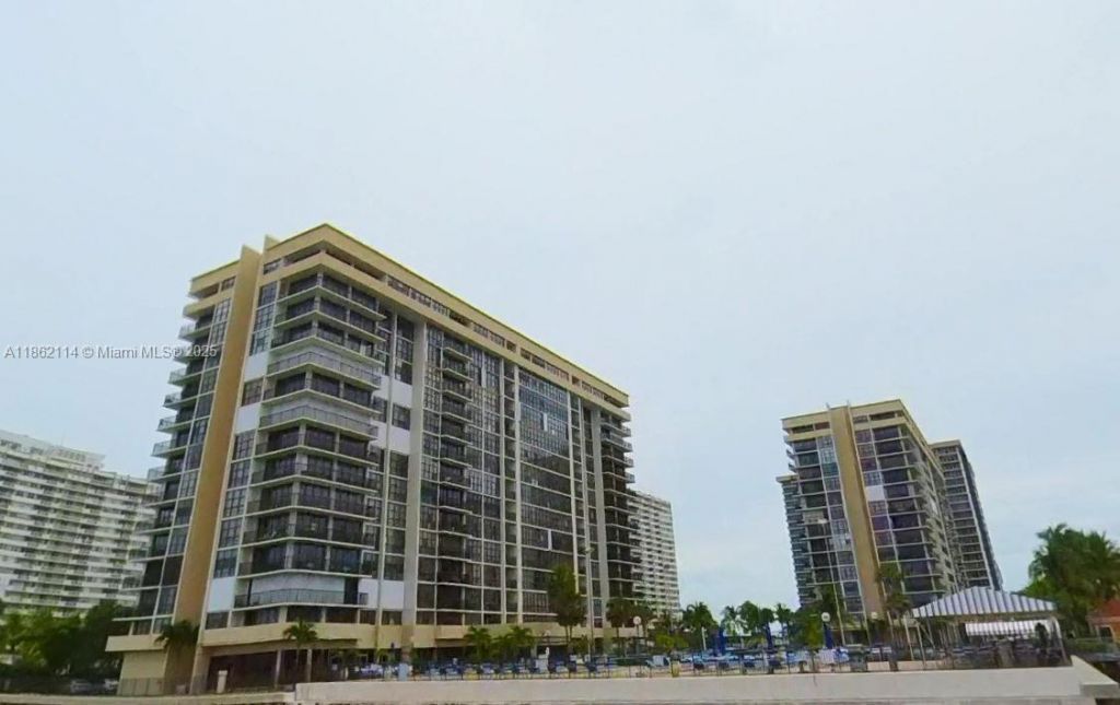 2017 S Ocean Dr, Unit 1008, Hallandale Beach, FL 33009 Photo