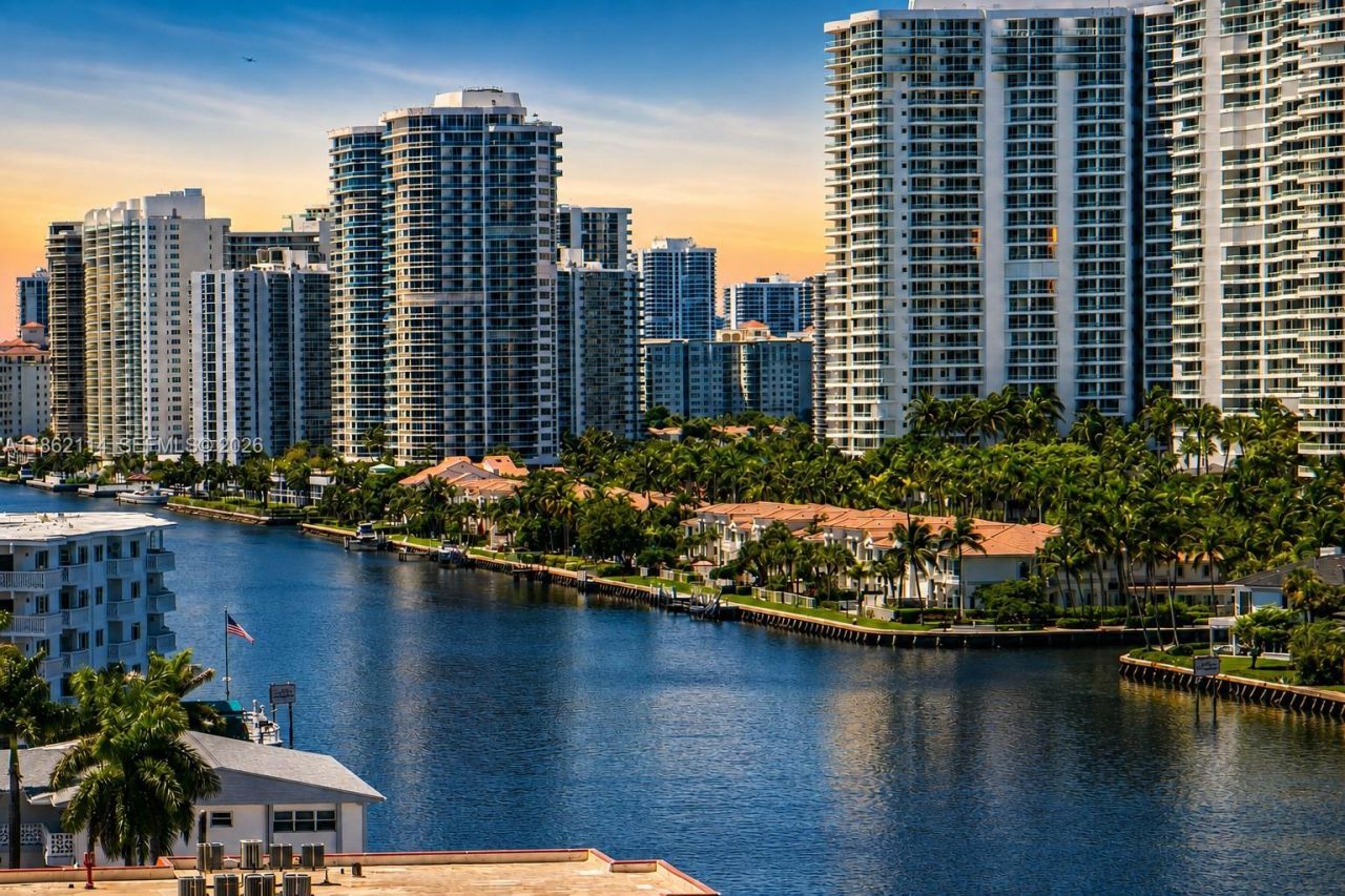 2017 S Ocean Dr, Unit 1008, Hallandale Beach, FL 33009 Photo