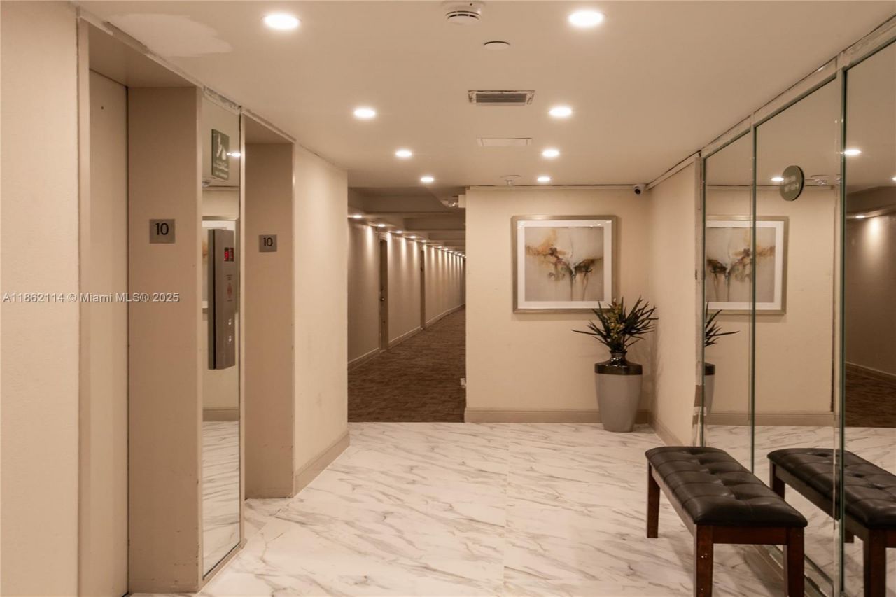 2017 S Ocean Dr, Unit 1008, Hallandale Beach, FL 33009 Photo