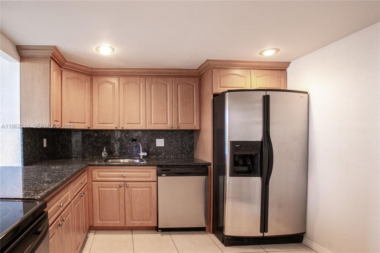 2017 S Ocean Dr, Unit 1008, Hallandale Beach, FL 33009 Photo