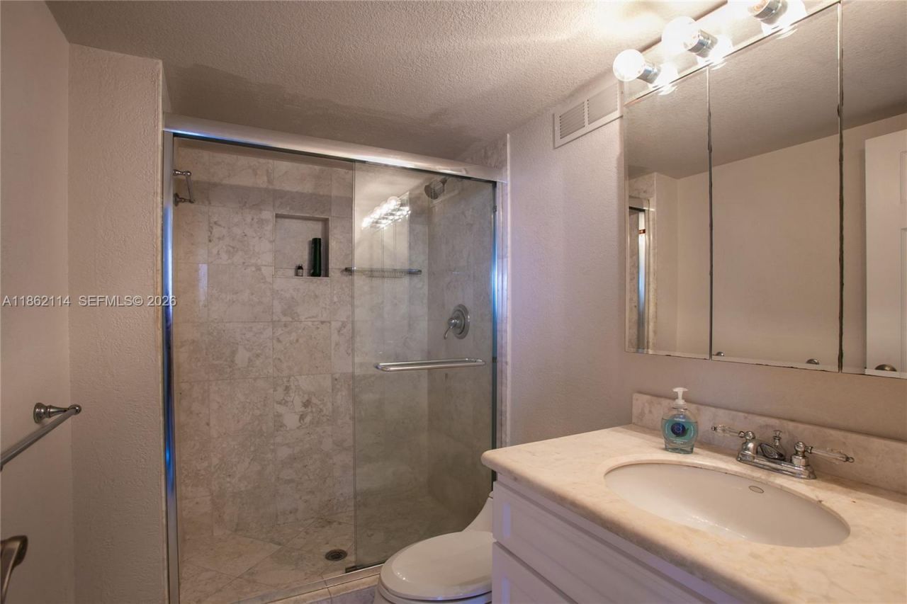 2017 S Ocean Dr, Unit 1008, Hallandale Beach, FL 33009 Photo