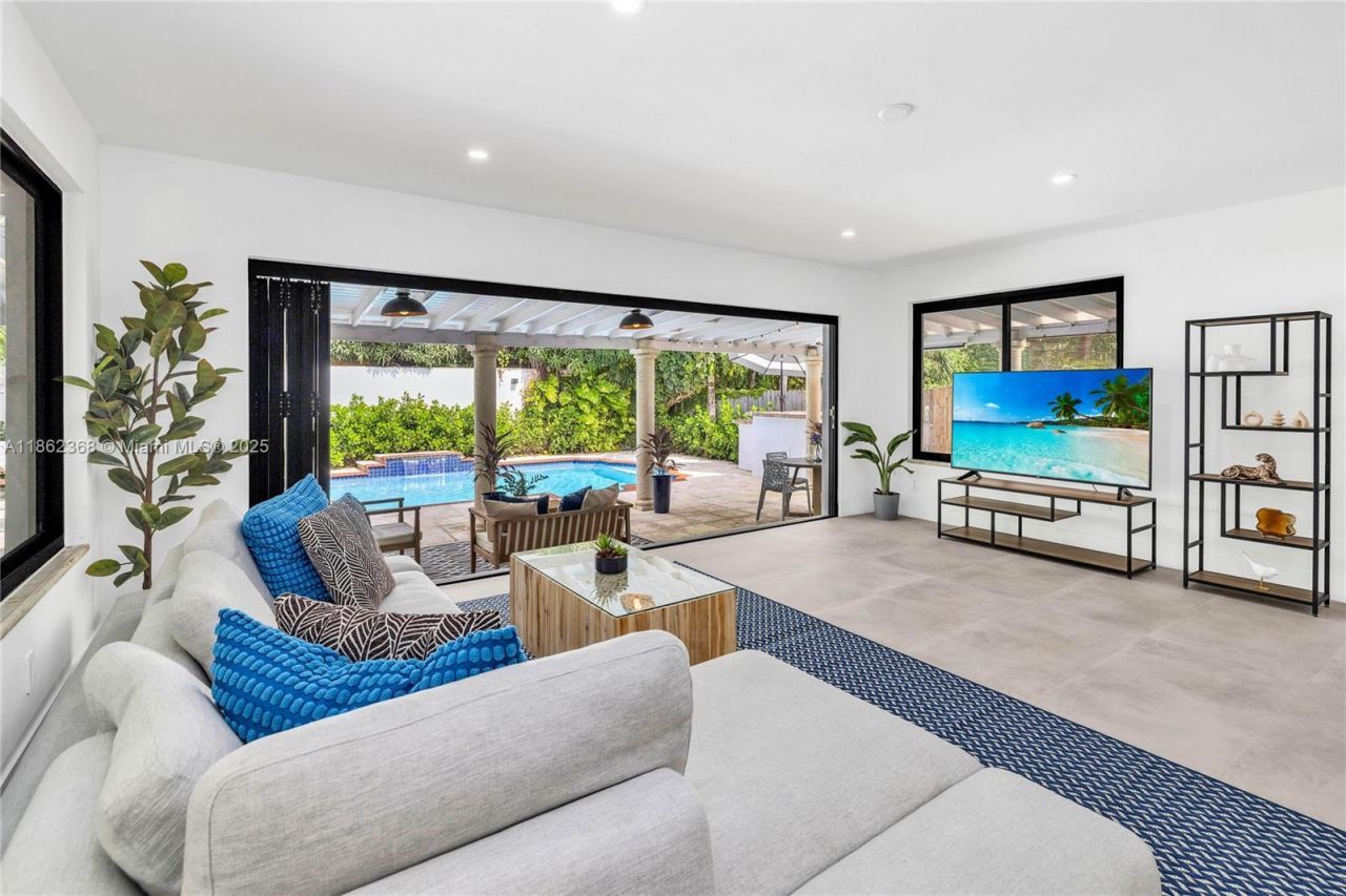 341 SW 21st Rd, Miami, FL 33129 Photo