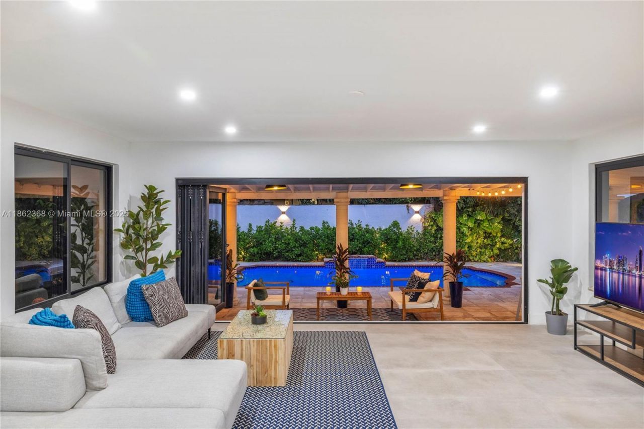 341 SW 21st Rd, Miami, FL 33129 Photo