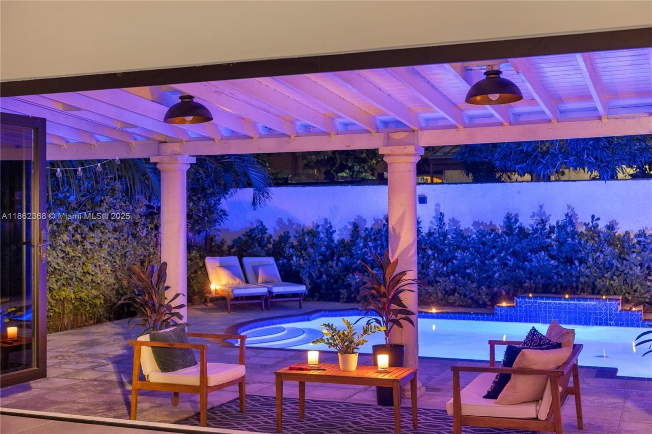 341 SW 21st Rd, Miami, FL 33129 Photo