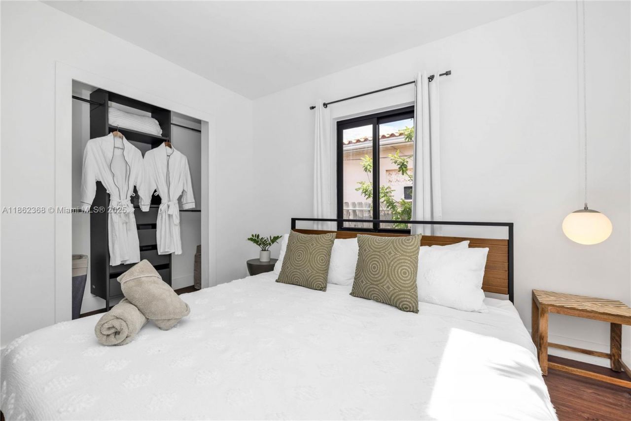 341 SW 21st Rd, Miami, FL 33129 Photo