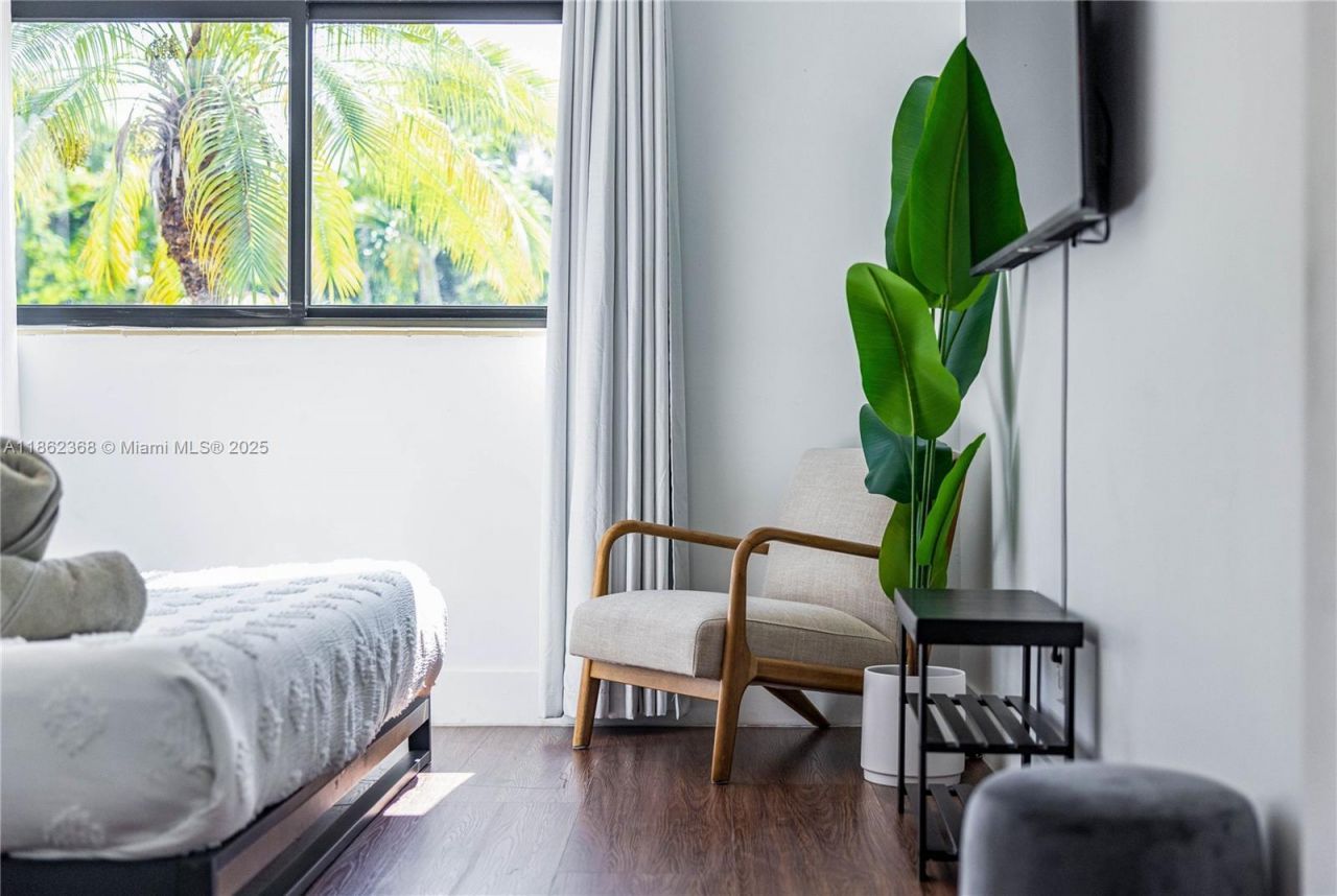 341 SW 21st Rd, Miami, FL 33129 Photo