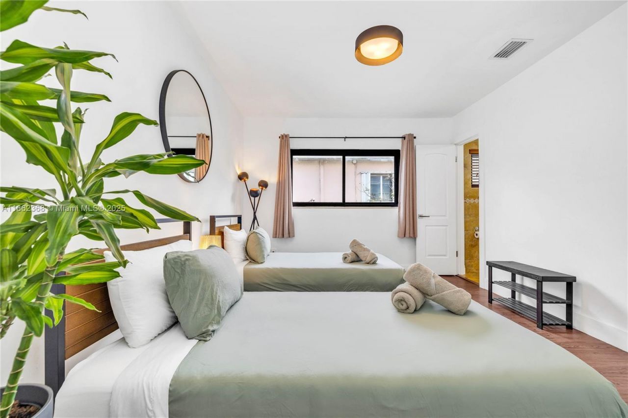 341 SW 21st Rd, Miami, FL 33129 Photo