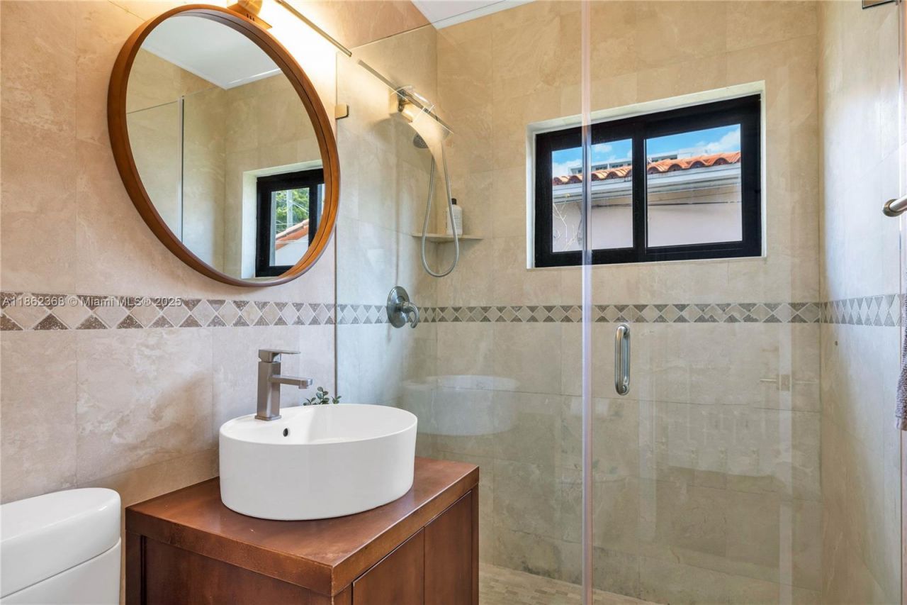 341 SW 21st Rd, Miami, FL 33129 Photo