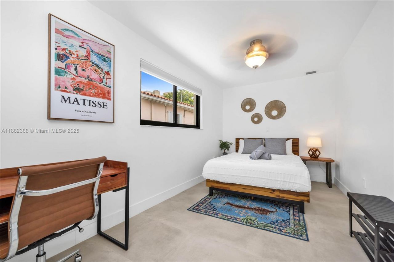 341 SW 21st Rd, Miami, FL 33129 Photo