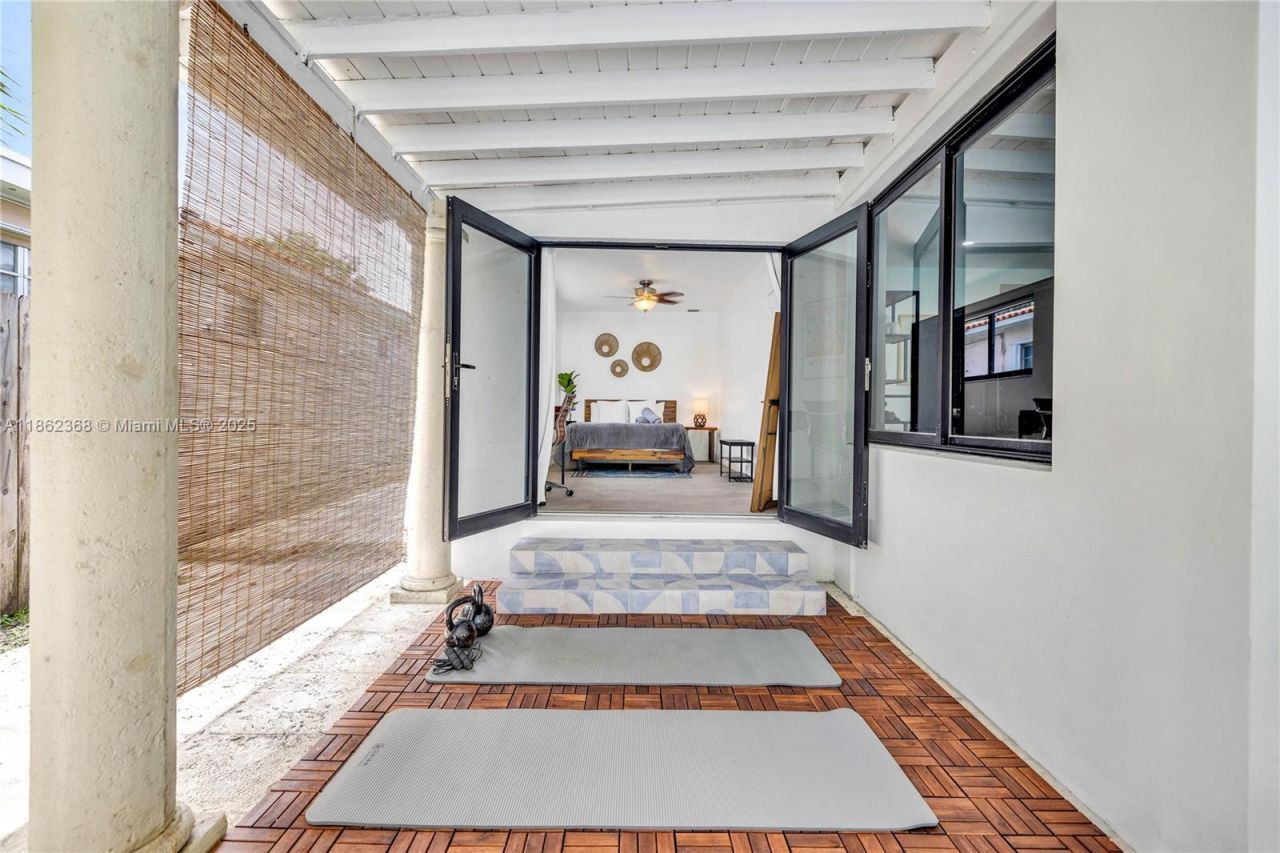 341 SW 21st Rd, Miami, FL 33129 Photo