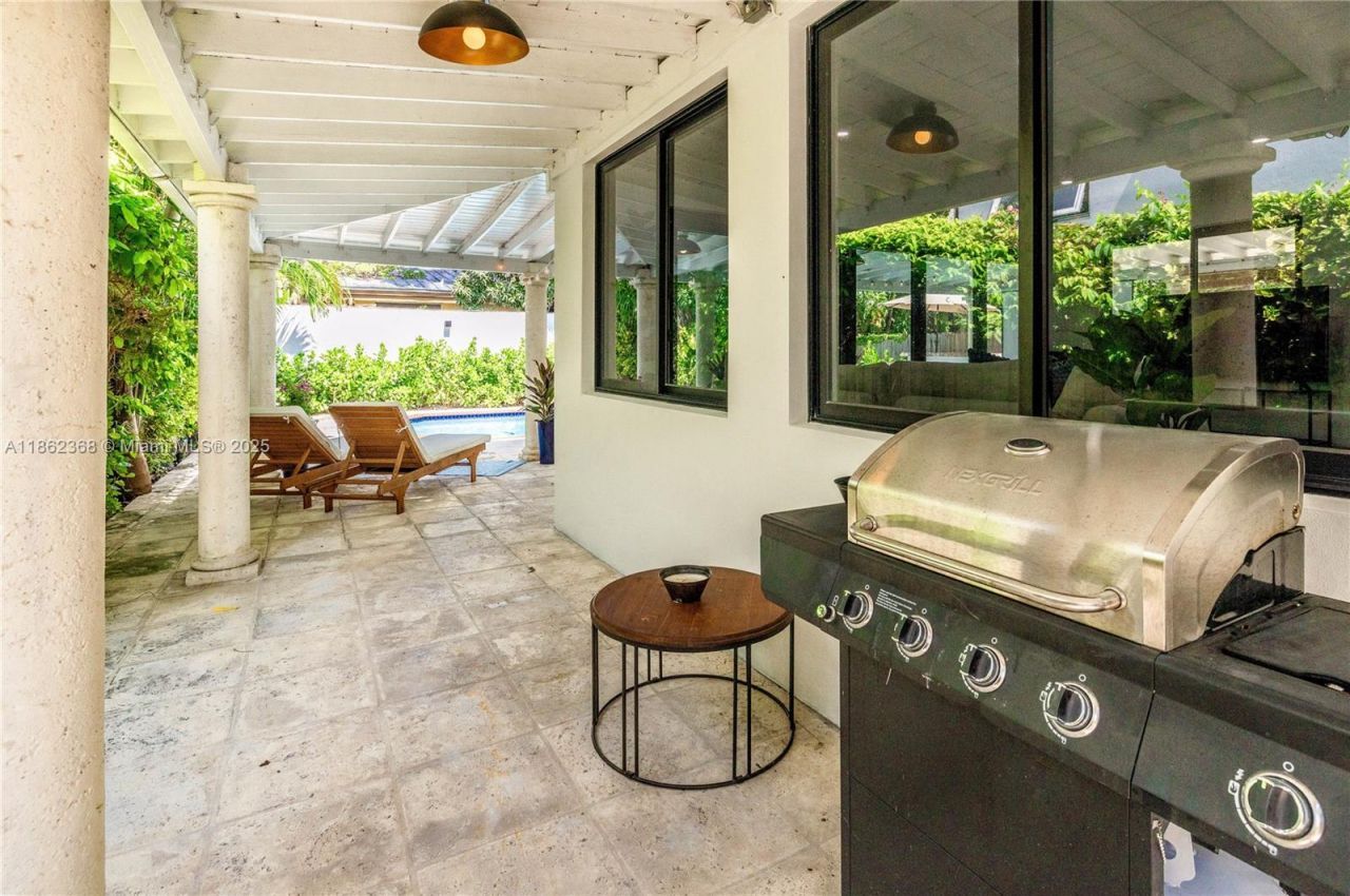 341 SW 21st Rd, Miami, FL 33129 Photo