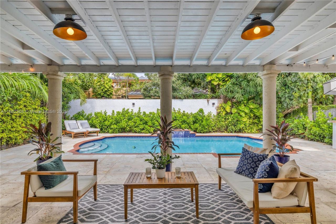 341 SW 21st Rd, Miami, FL 33129 Photo