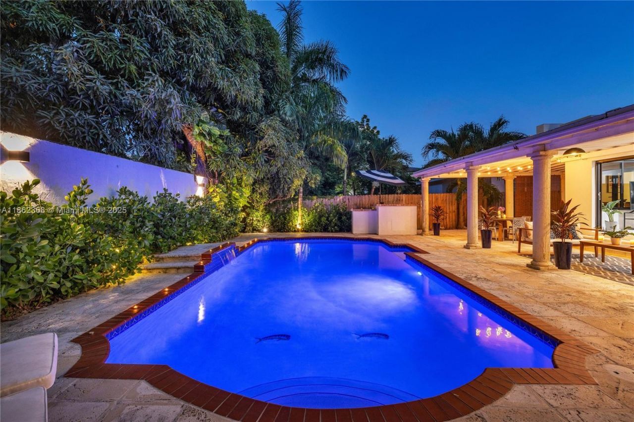 341 SW 21st Rd, Miami, FL 33129 Photo