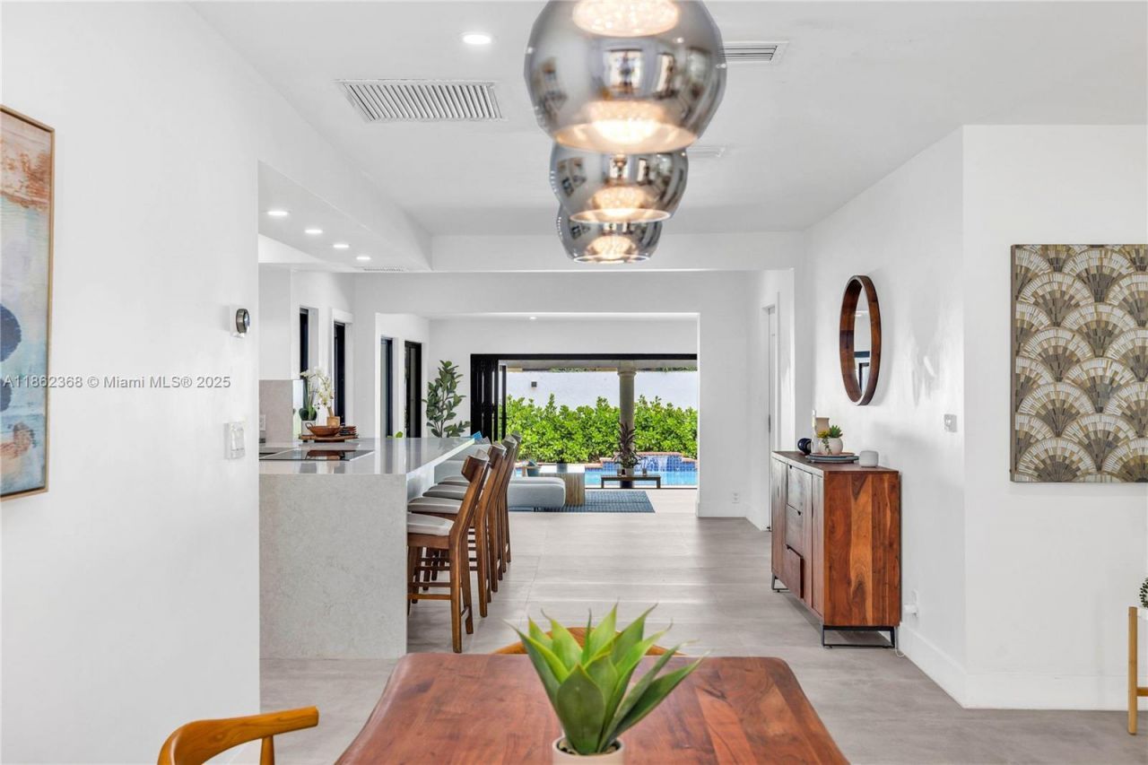 341 SW 21st Rd, Miami, FL 33129 Photo