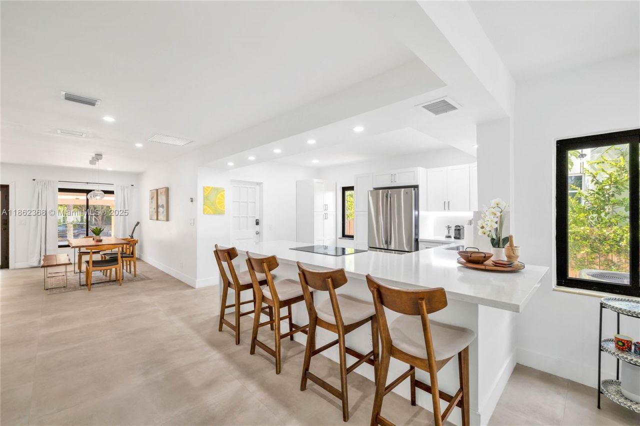 341 SW 21st Rd, Miami, FL 33129 Photo