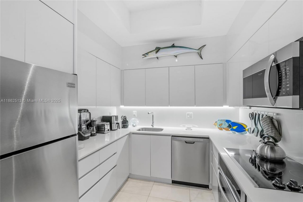 1500 Bay Rd, Unit 1548S, Miami Beach, FL 33139 Photo