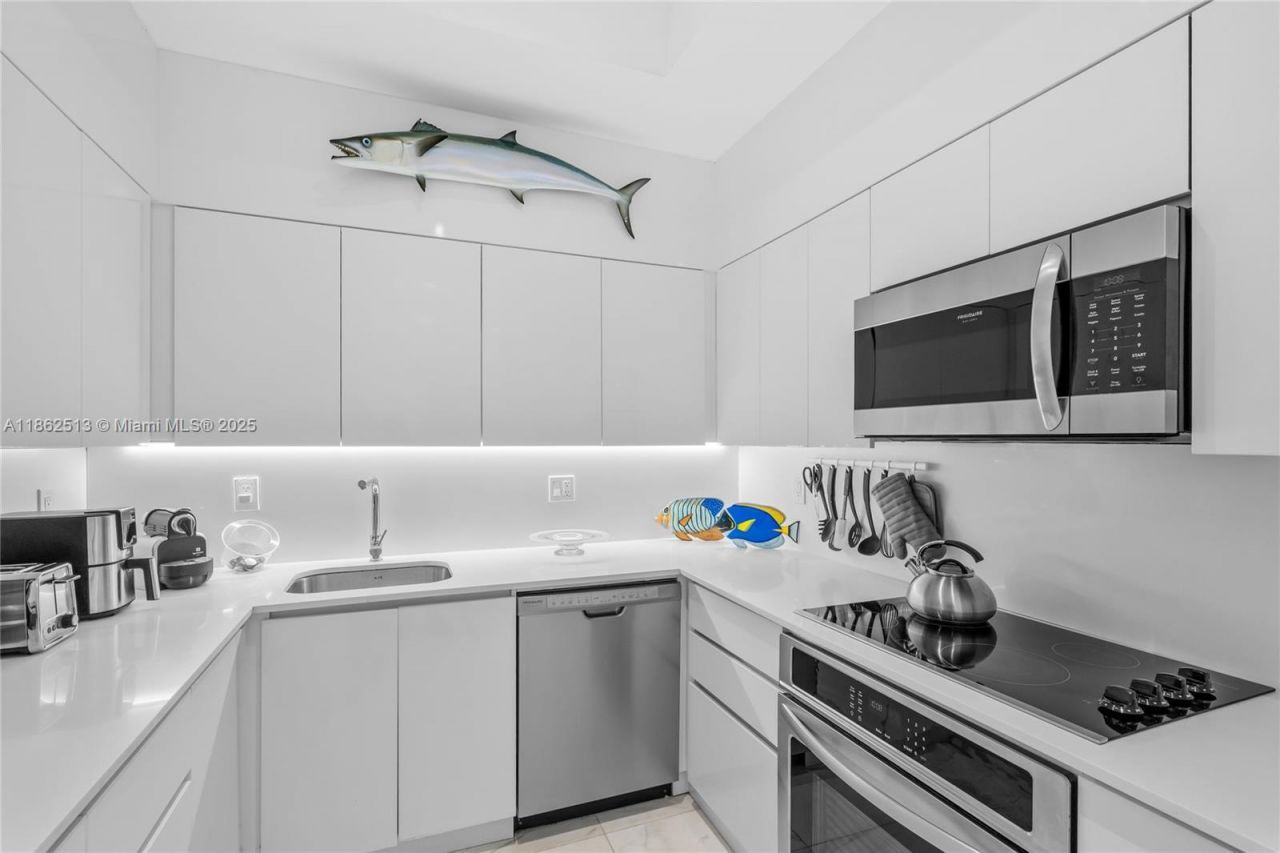 1500 Bay Rd, Unit 1548S, Miami Beach, FL 33139 Photo