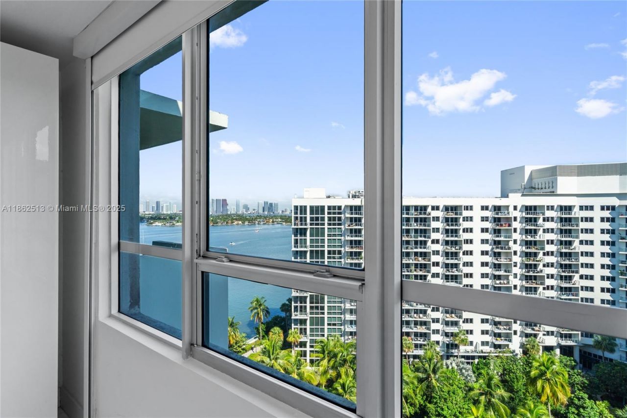 1500 Bay Rd, Unit 1548S, Miami Beach, FL 33139 Photo