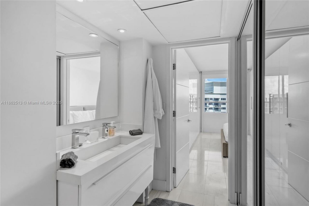 1500 Bay Rd, Unit 1548S, Miami Beach, FL 33139 Photo