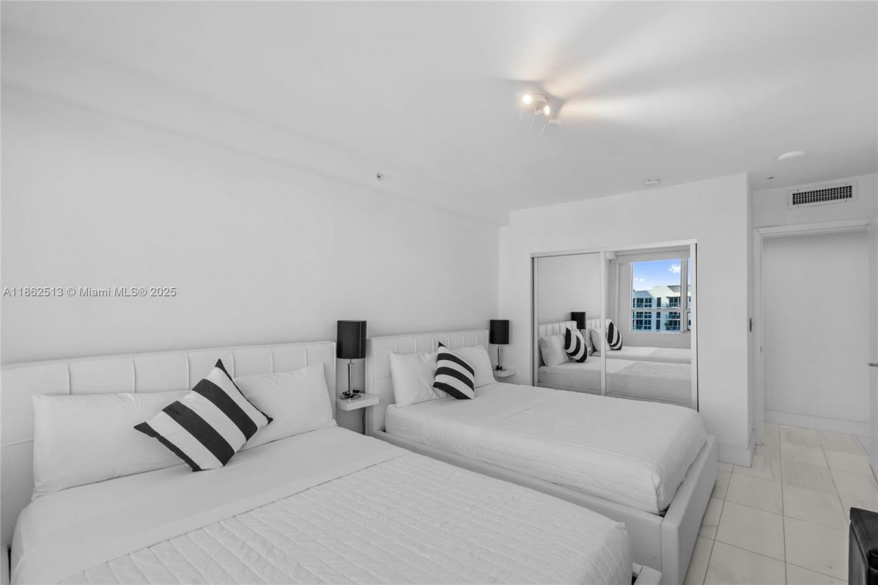 1500 Bay Rd, Unit 1548S, Miami Beach, FL 33139 Photo