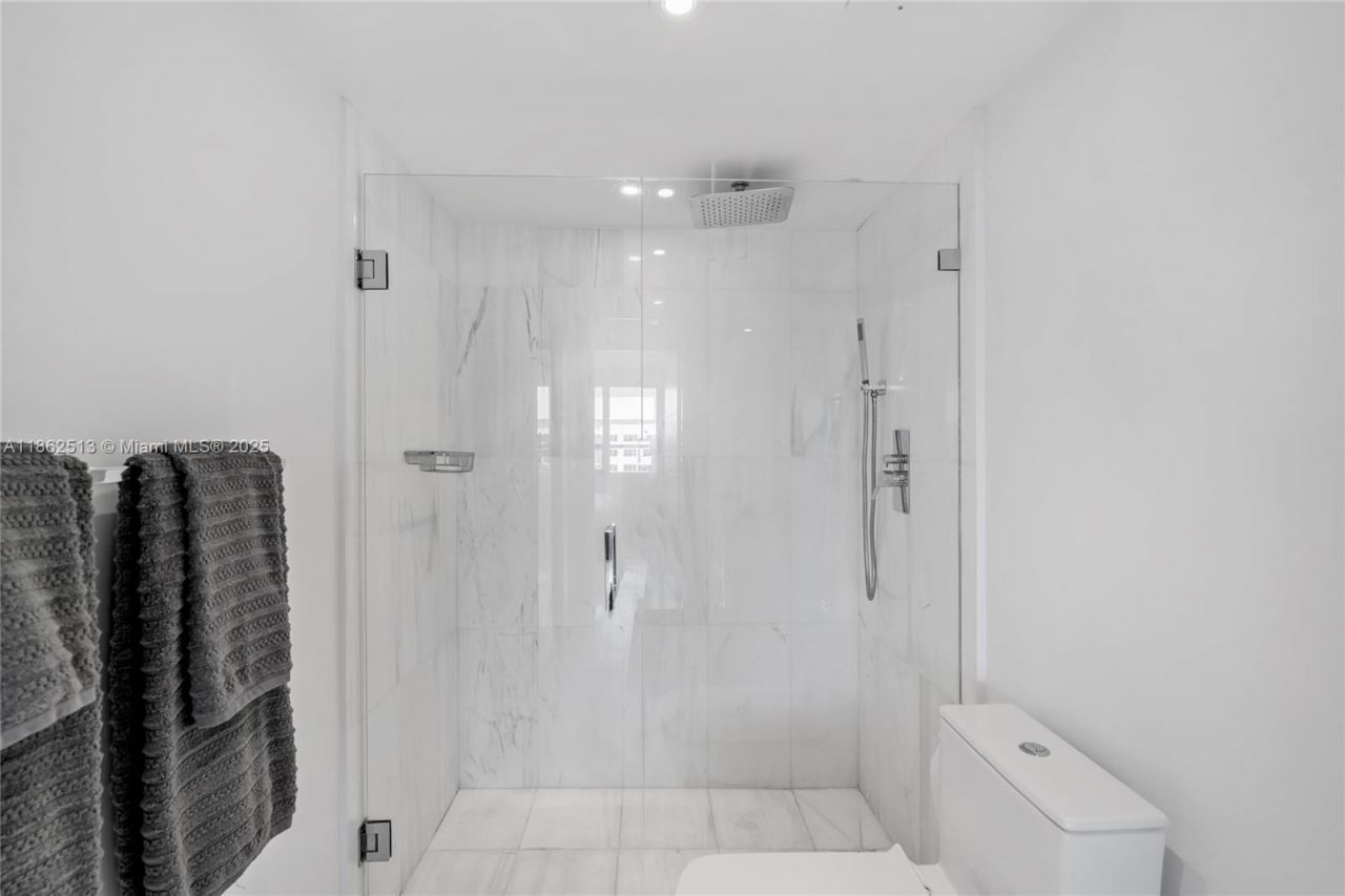 1500 Bay Rd, Unit 1548S, Miami Beach, FL 33139 Photo