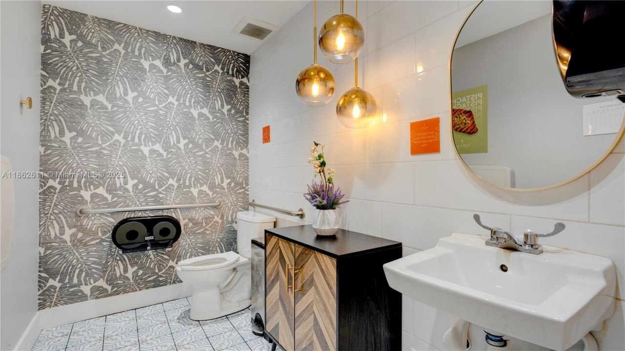 Restaurant For Sale, Coral Gables, FL 33134 Photo