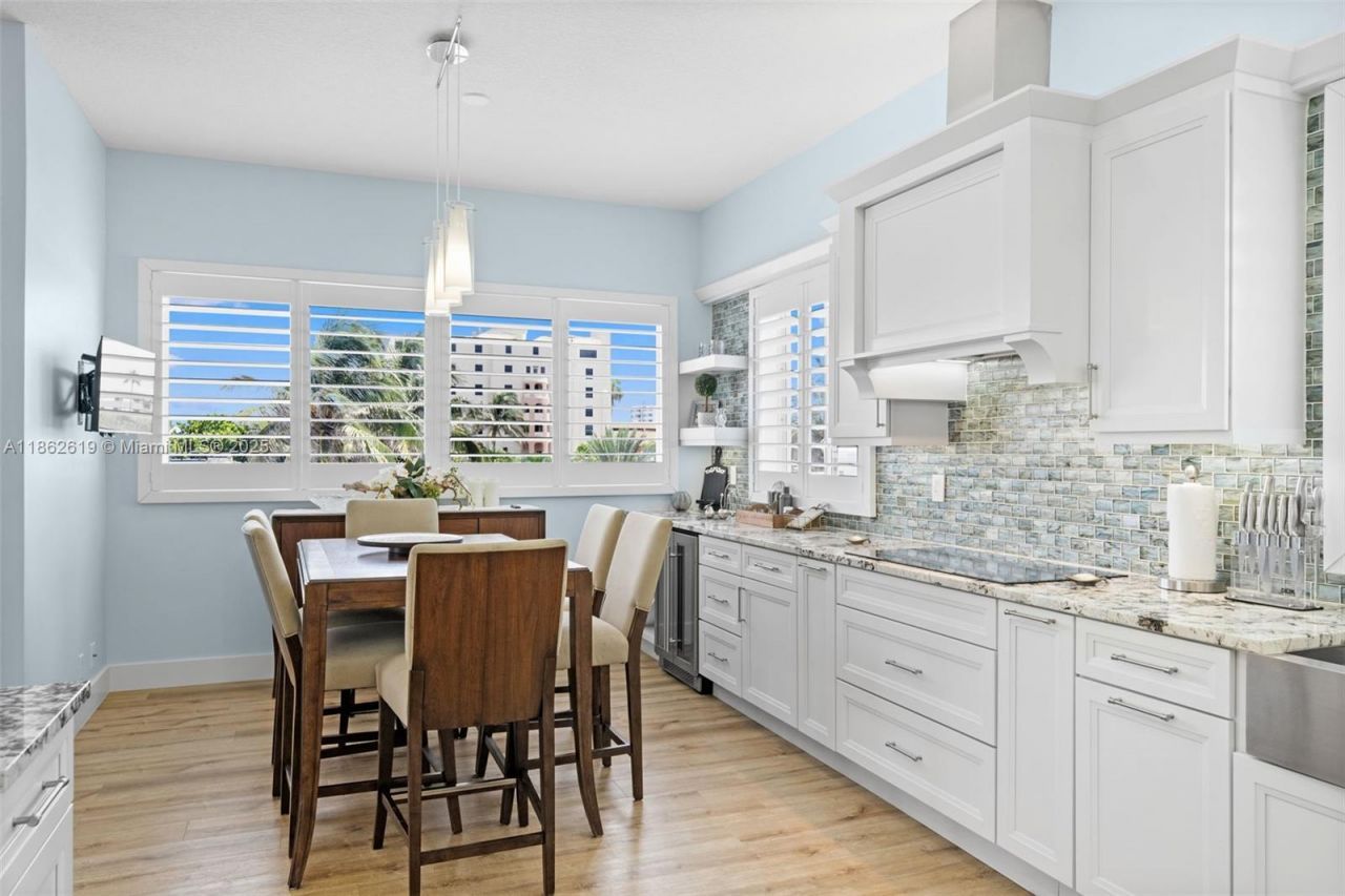 311 N Surf Rd, Unit 311, Hollywood, FL 33019 Photo