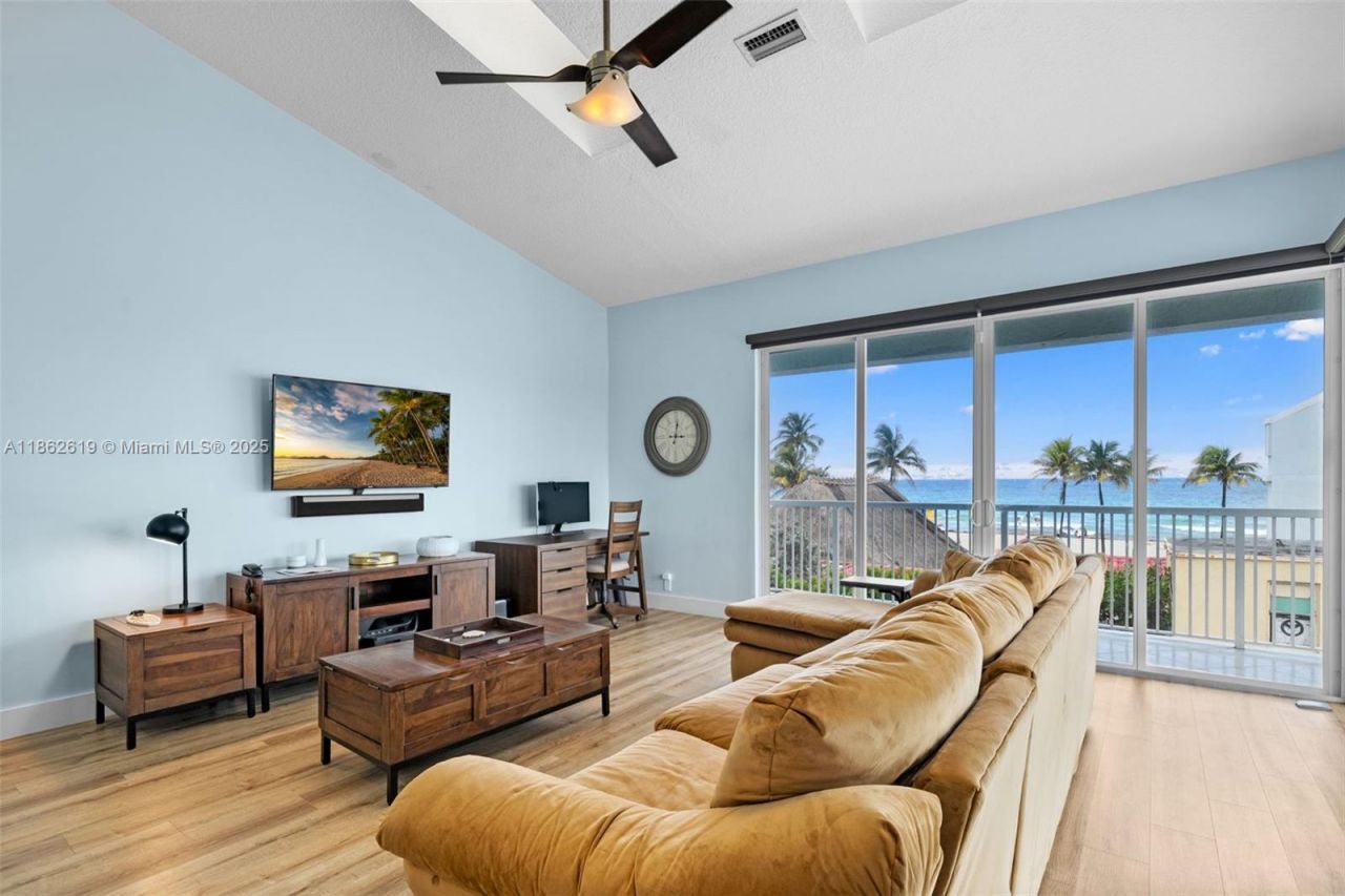 311 N Surf Rd, Unit 311, Hollywood, FL 33019 Photo