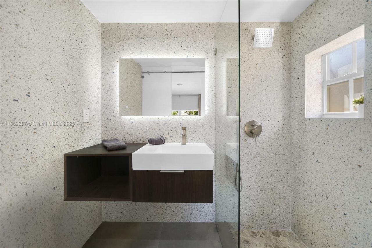 620 SW 22nd Rd, Miami, FL 33129 Photo