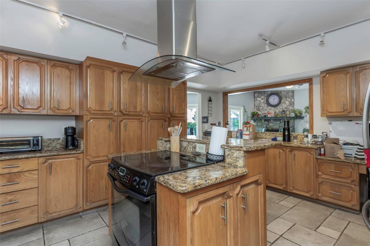 1065 Sable Court Ne, Saint Petersburg, FL 33702 Photo