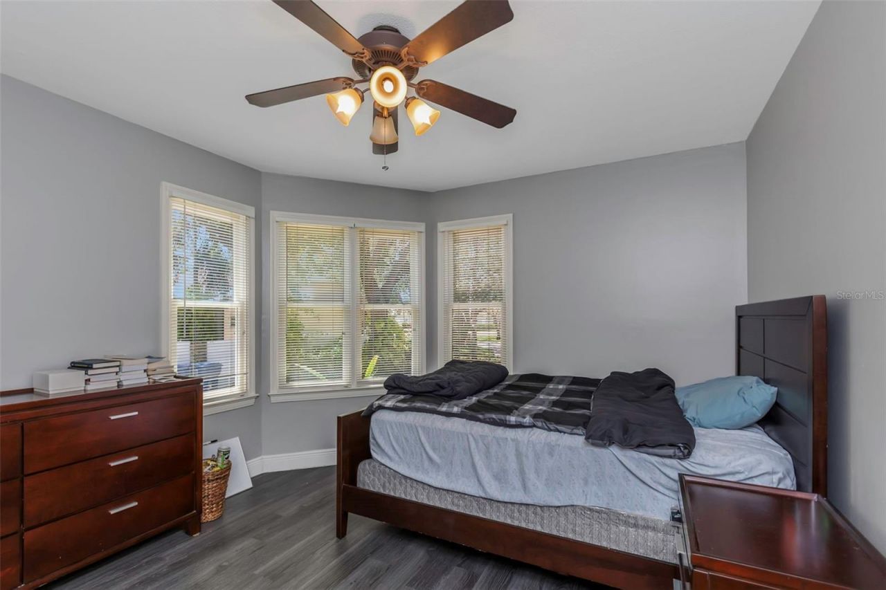 1065 Sable Court Ne, Saint Petersburg, FL 33702 Photo