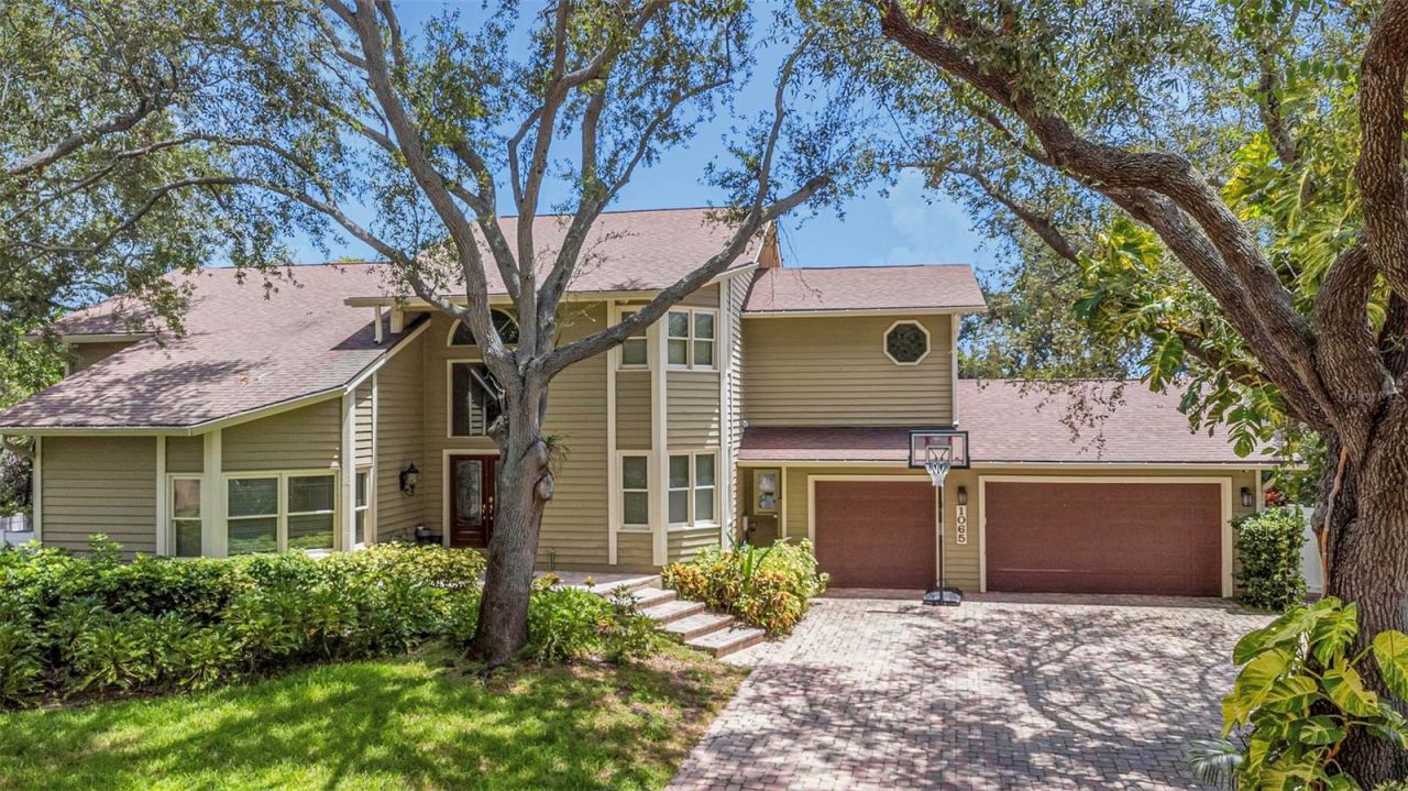 1065 Sable Court Ne, Saint Petersburg, FL 33702 Photo