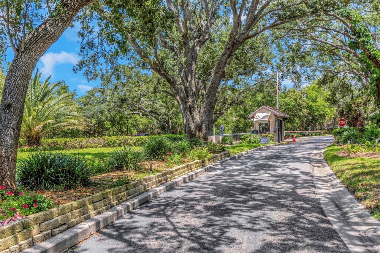 1065 Sable Court Ne, Saint Petersburg, FL 33702 Photo